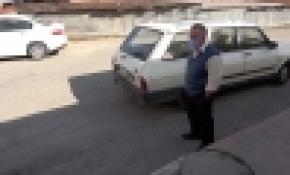 Karantinada olması gerekirken sokakta süt satarken yakalandı