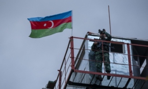 Zengilan'daki karakollarda Azerbaycan bayrağı dalgalandı