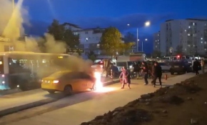 İstanbul'da ticari taksi yandı