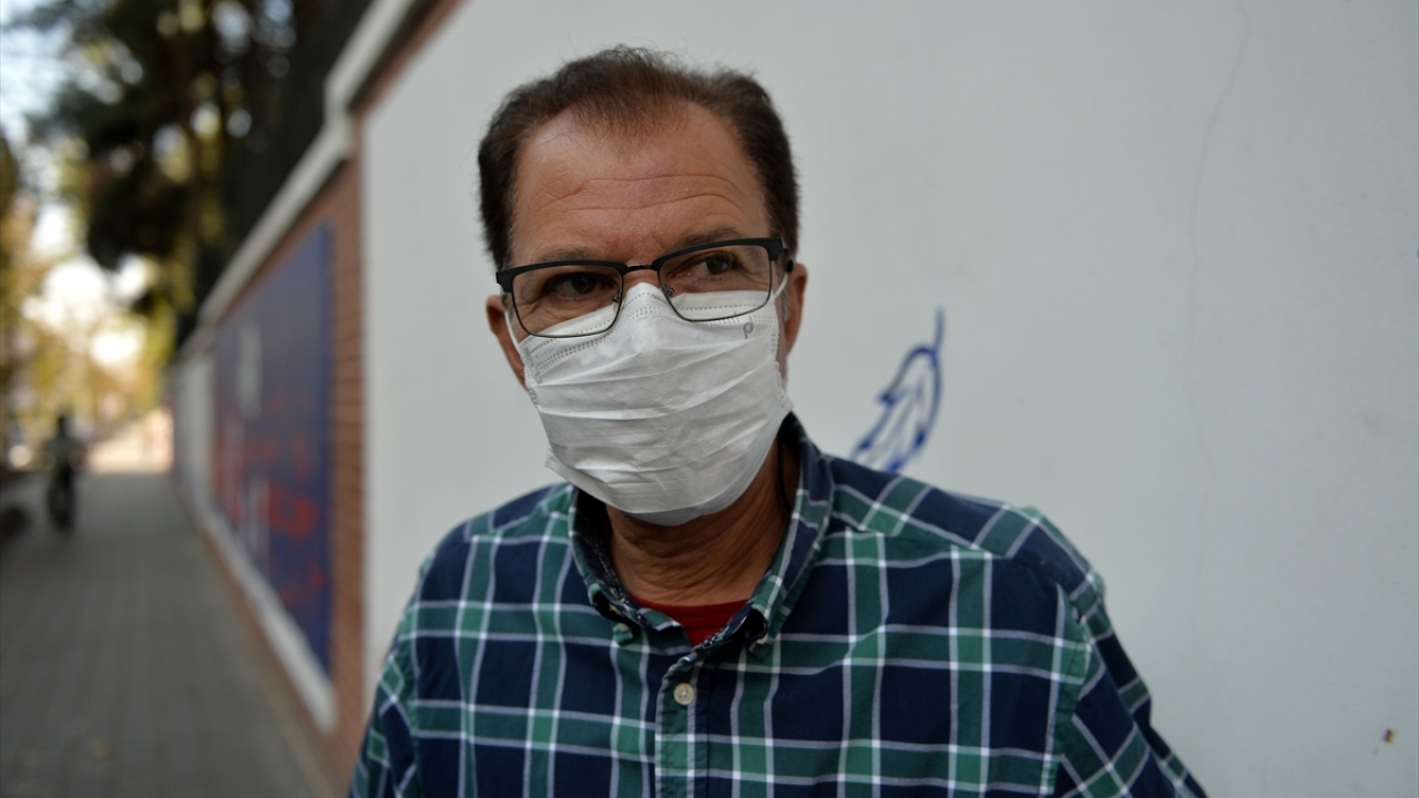 Şehir içinde bisikletle yolculuk yapan emekli İrec Hüseyni de İran`ın ABD ile yeniden müzakere yapmasını ve sorunları çözmesini isteyerek, şöyle konuştu: 