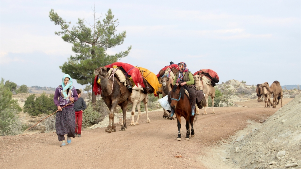 Çadırda doğup, büyüyen Fatma Dilekmen de zorluklarına rağmen geleneğini sevdiğini söyledi.
