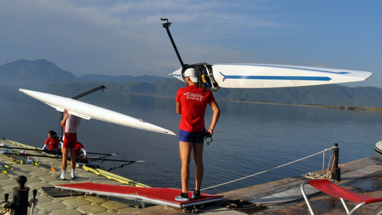 Kürek Milli Takımı Antrenörü Sonat Doğan, Köyceğiz`in kış mevsiminde antrenman yapmak için bulunmaz bir yer olduğunu söyledi.