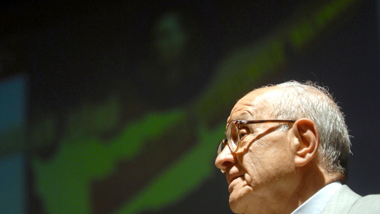 18 Temmuz 2007`de Bağımsız Cumhuriyet Partisi Genel Başkanı Mümtaz Soysal Kıbrıs Barış Harekatının 33. yıl dönümü dolasıyla düzenlenen proğramda konuşma yaptı. (Arşiv)