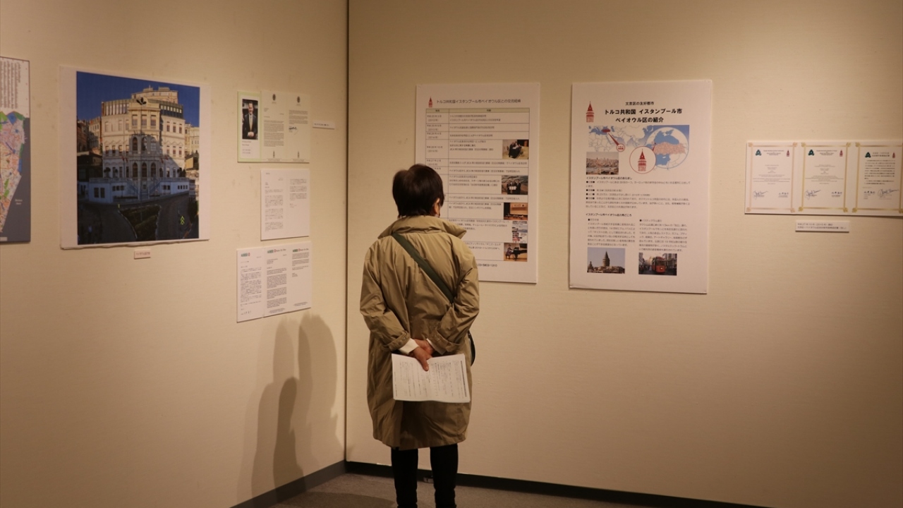 Tokyo’nun Bunkyou ilçesi kent kültür merkezinde açılan sergideki fotoğraflarda Ayasofya Camisi, Galata Kulesi, Sultanahmet Camii, Taksim Meydanı, Eminönü gibi noktalar da yer alıyor.