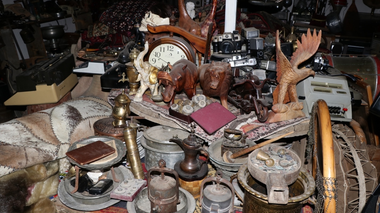 Sergilediği eşyaları satın aldığını belirten Erol, şunları kaydetti: