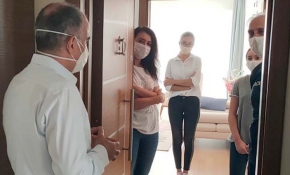 Evde risk varsa maske ve mesafe kuralına uyulmalı