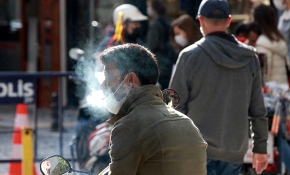 Sigara dumanı virüsün yayılımını 4 kat arttırıyor