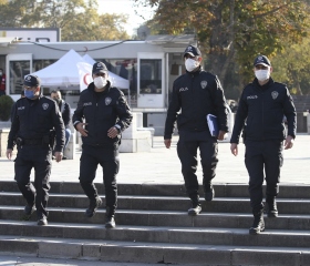 Ankara'da açık alanda sigara denetimi yapıldı