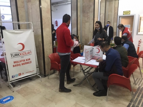 Malatya Adliyesi personeli küçük Uygar için kök hücre bağışında bulundu