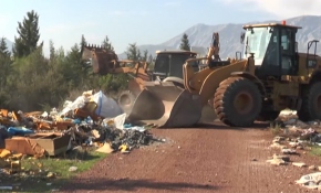 Antalya'da ormandan 28 kamyon çöp çıktı