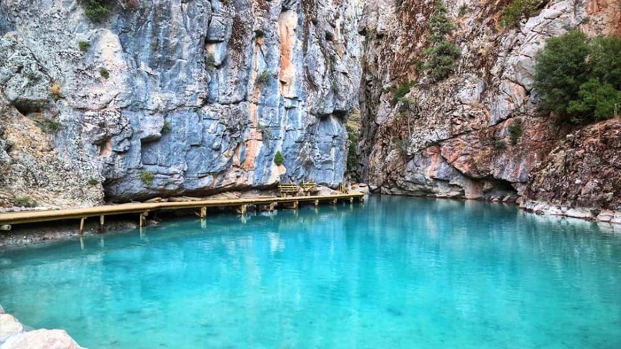 Acıpayam Belediye Başkanı Hulusi Şevkan ise "saklı cennet" olarak nitelendirdiği bölgeye daha çok turistin gelmesini istediklerini anlattı. 