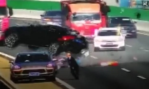 Yola kriko koyan şoför zincirleme kazaya neden oldu