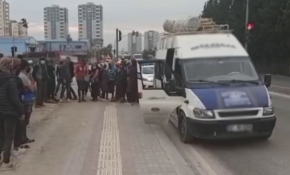 17 kişilik minibüsten 41 tarım işçisi çıktı