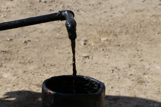 Emektar kuyudan 72 yıldır petrol çıkarılıyor