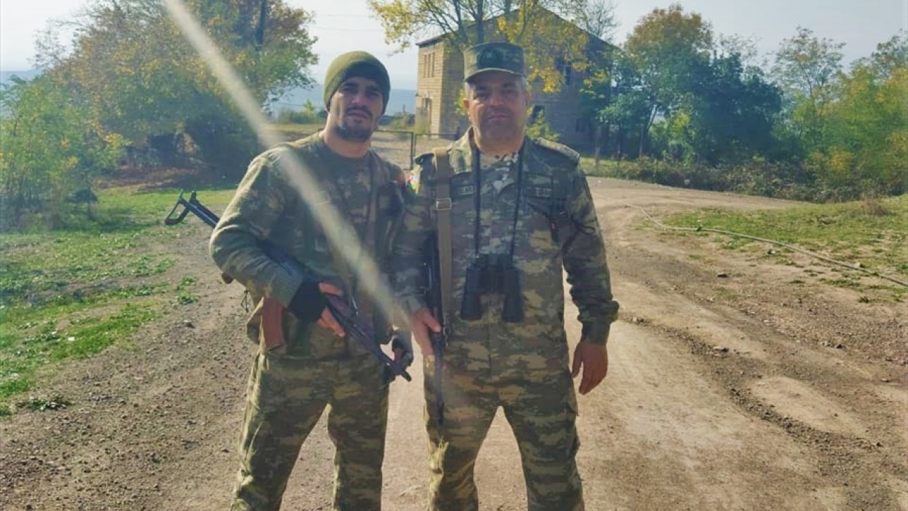 Gehremanov, cepheye giderken oğlu Reşat`ı da yanına aldı ve baba oğul omuz omuza çarpışarak ata yurtları olan Laçın`ın Sefiyan köyüne 27 yılın ardından ayak basan ilk Azerbaycanlılar oldu.