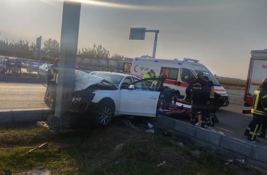 Manisada iki otomobil çarpıştı: 7 yaralı