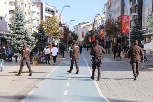 Boluda 5 ayda maske takmayan 4 bin 82 kişiye para cezası kesildi