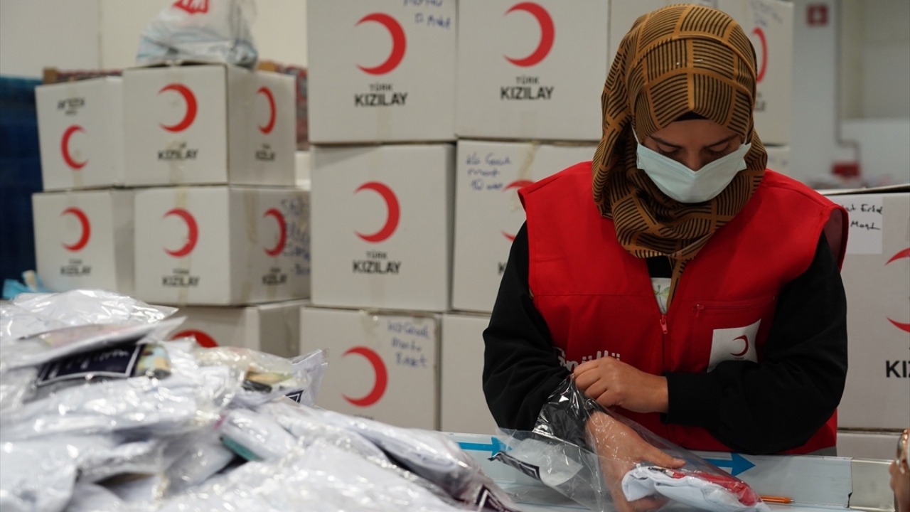 Aliyev, Türkiye`nin Karabağ mücadelesinde Azerbaycan`ın her zaman yanında olduğunu, bu yüzden her zaman Türkiye`yi ana vatanı gibi gördüğünü anlattı. 