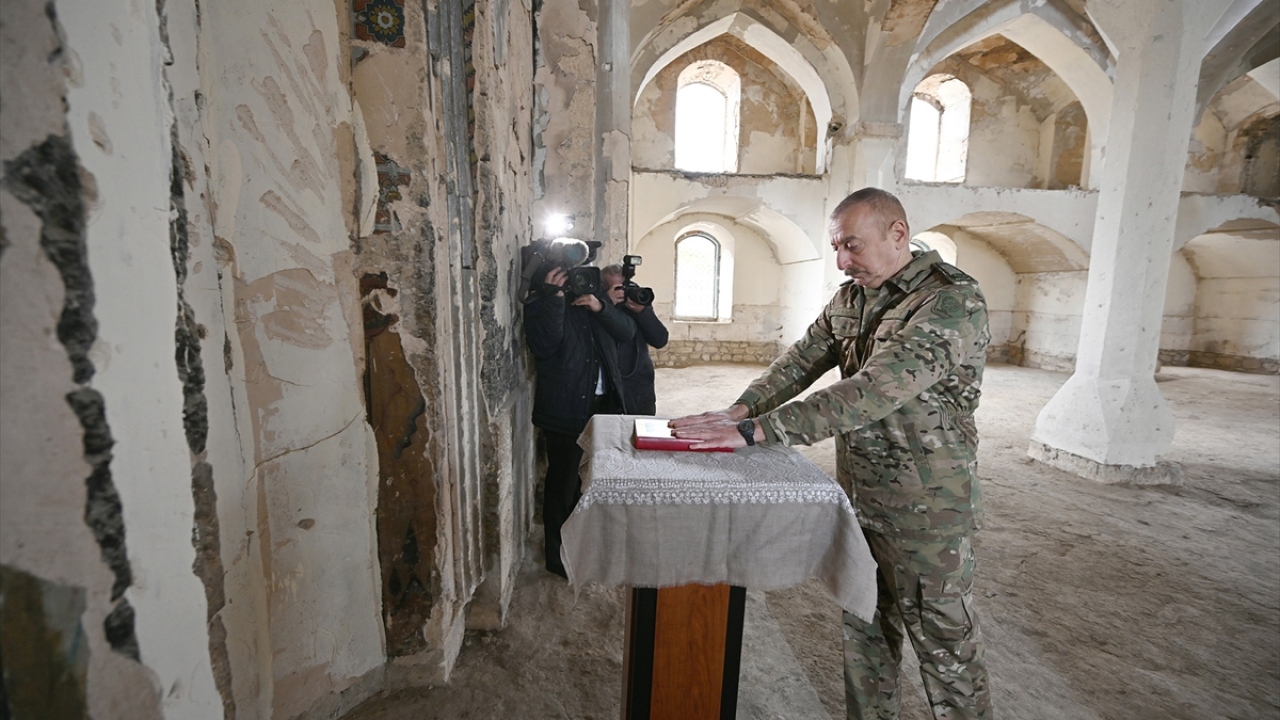 Azerbaycan ordusunun 27 Eylül`de başlattığı Dağlık Karabağ`daki topraklarını işgalden kurtarma operasyonunda elde ettiği başarı, Ermenistan`ı ateşkes imzalamaya mecbur bırakmıştı. 