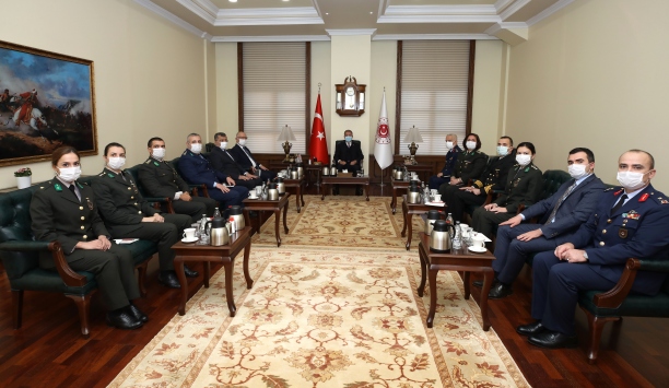 Bakan Akar, Öğretmenler Gününü kutladı