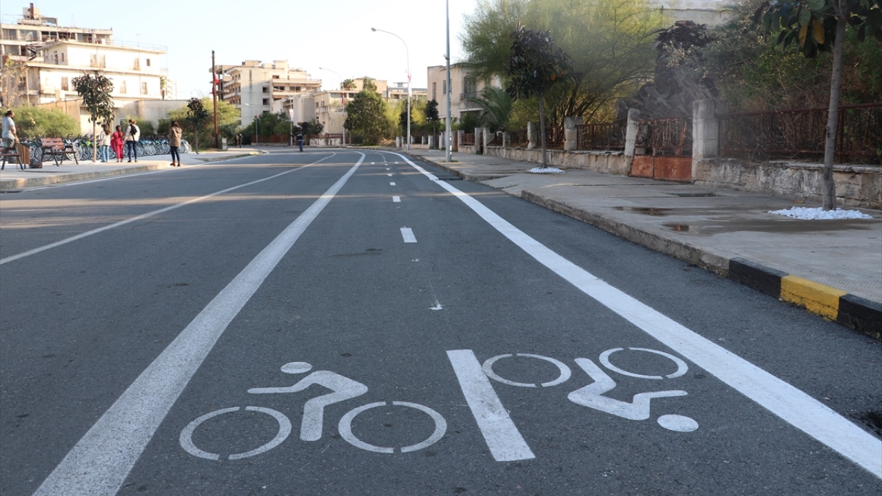 KKTC Gazimağusa bölgesi içerisinde bulunan ve geçen ay kamuya ait Demokrasi Caddesi ile sahil kısmının bir bölümü açılan Kapalı Maraş bölgesinde değişim sürüyor.