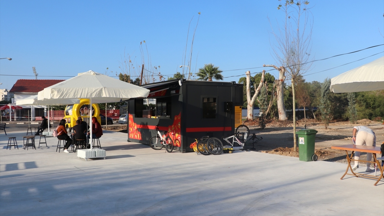 Maraş`ın açılan bölümünü, 8 Ekim`den bu yana 67 bin 500`e yakın kişi ziyaret etti. Bu süreçte Kıbrıs Rum kesimi ve diğer ülkelerden de çok sayıda turist bölgeyi gezdi.