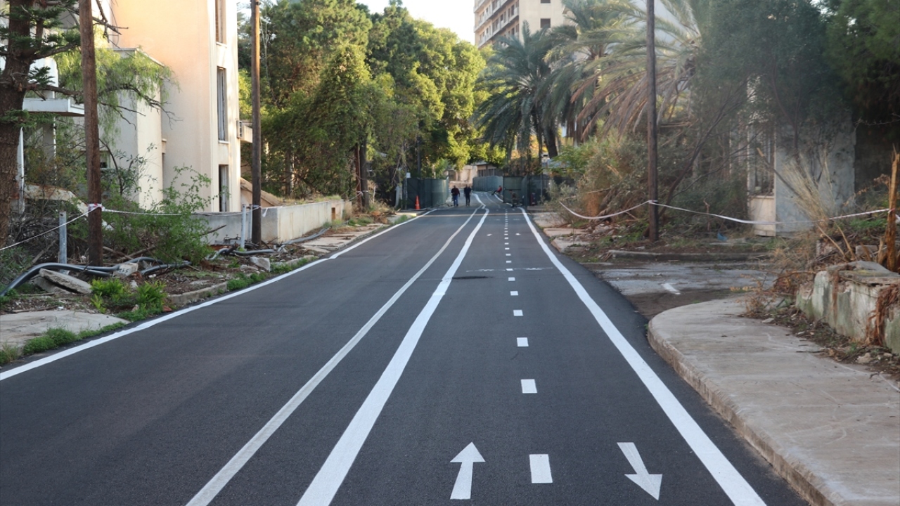 Arter, "Bu yolların ve kaldırımların tamir edilmesi, başlangıç olarak insanların bu caddeleri ve şehri ziyaret etmesi planlanmıştır." dedi.