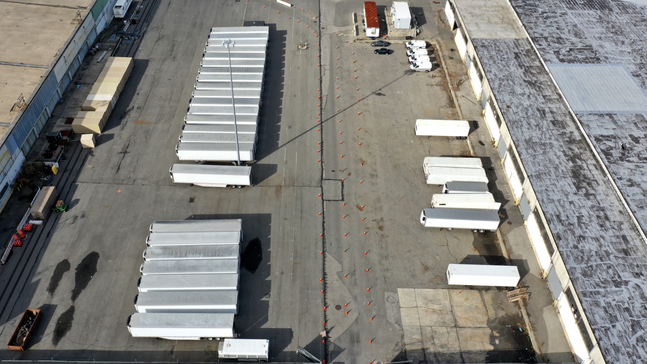 ABD`de yeni tip koronavirüs (Covid-19) salgını nedeniyle hayatını kaybedenlerin sayısı son 24 saatte 1083 artarak 263 bin 812`ye yükseldi. 