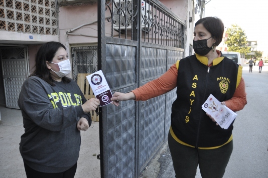 Adanada polis, evleri ziyaret ederek KADESi anlattı