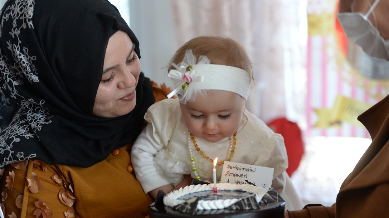 "Ona hem anne hem baba olacağım"
