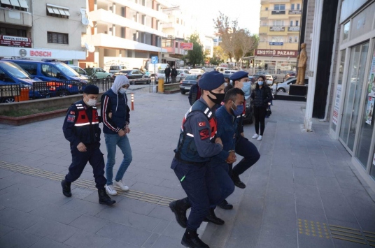 Aydın merkezli 3 ilde düzenlenen fuhuş operasyonunda 3 kişi tutuklandı