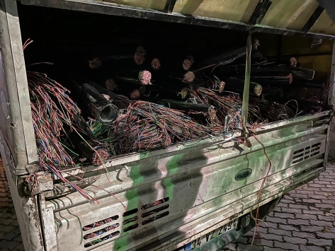 Bakırköyde fiber kablo hırsızları yakalandı
