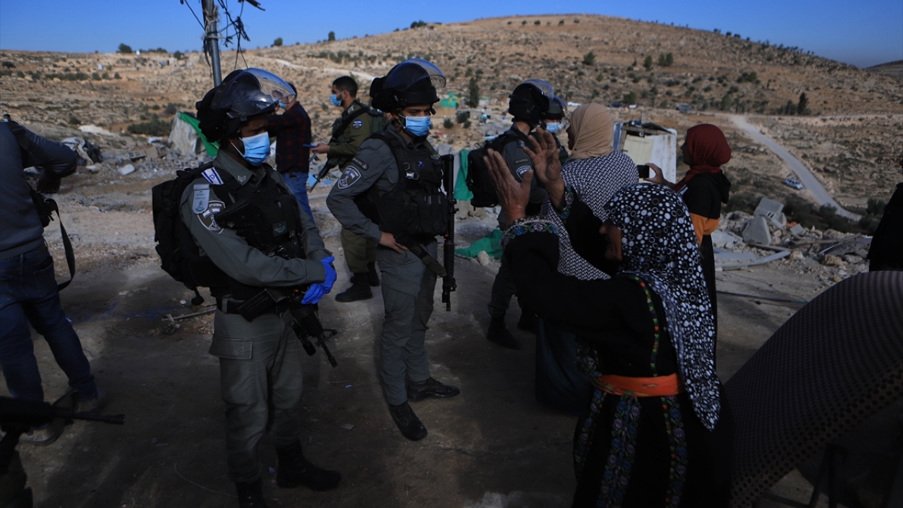 Filistinli kaynaklara göre, İsrail makamları sadece geçen yıl işgal altındaki Doğu Kudüs ve Batı Şeria`da Filistinlilere ait 500`ü aşkın ev ve iş yerini yıktı.