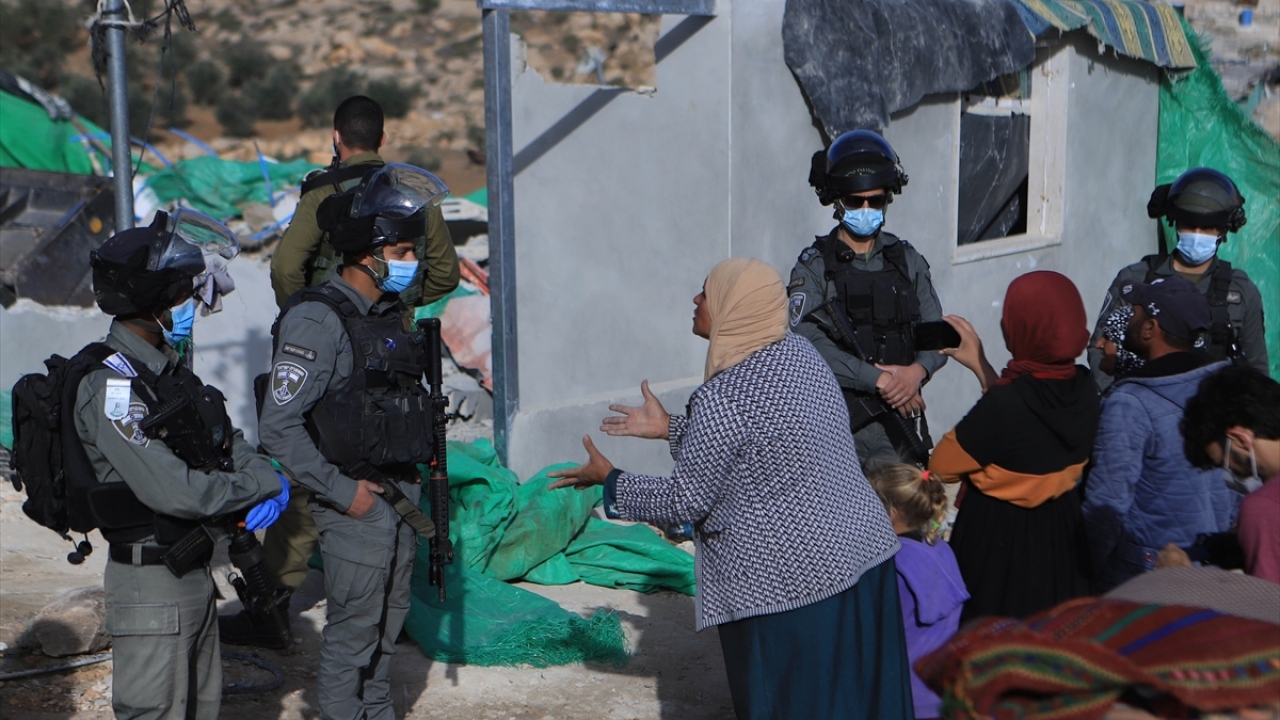 Filistin ile İsrail yönetimi arasında 1995`te imzalanan "İkinci Oslo Anlaşması" çerçevesinde Batı Şeria; A, B ve C bölgelerine ayrılmıştı.