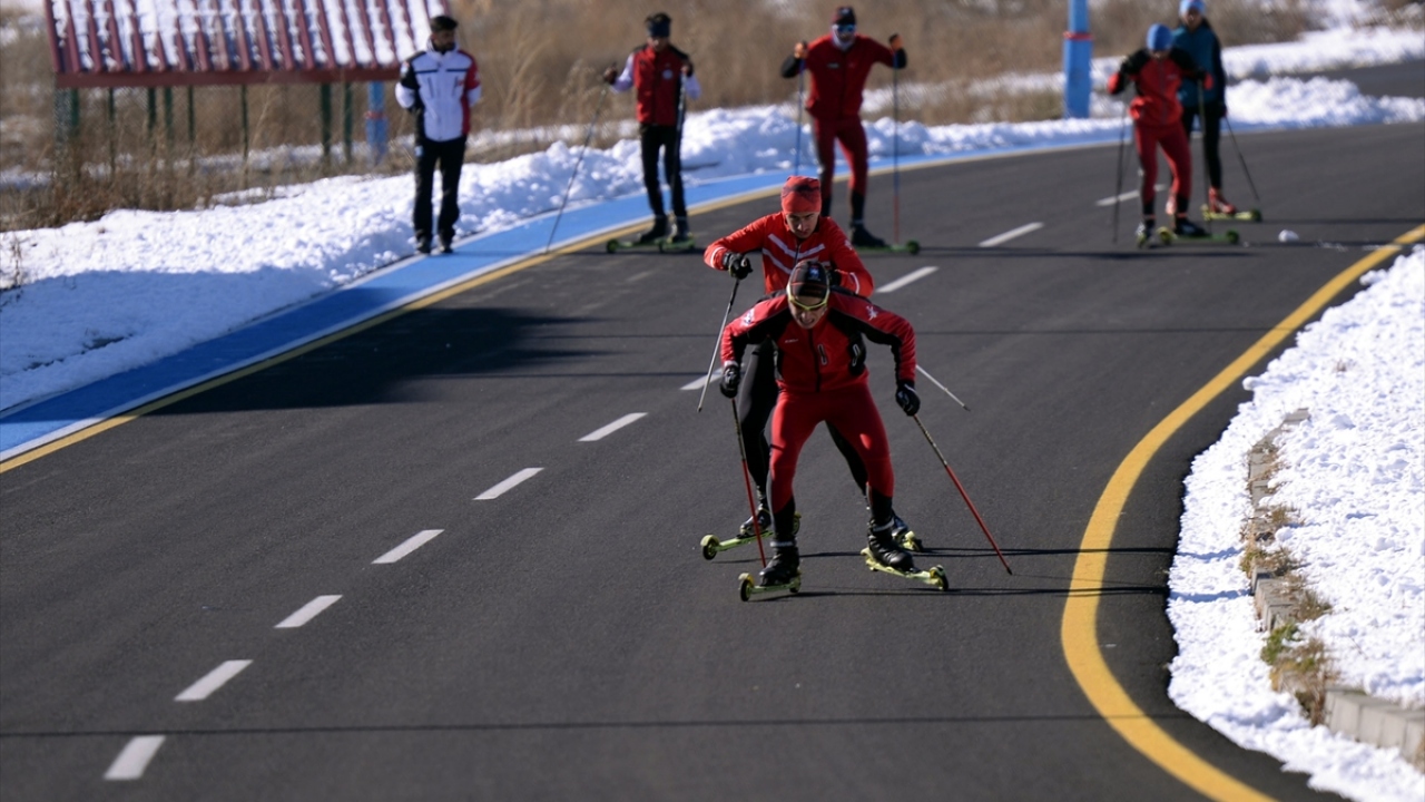 Doğu Anadolu, Doğu Karadeniz ve Kafkaslar`ın buluşma noktasındaki Yalnızçam Kayak Merkezi`ne ev sahipliği yapan Ardahan, geçen yıl olduğu gibi bu yıl da Kayaklı Koşu Milli Takımı`nı ağırlıyor.