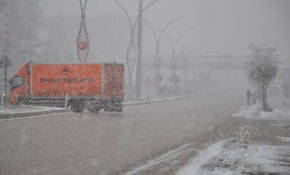 Hakkari'de kar yağışı başladı