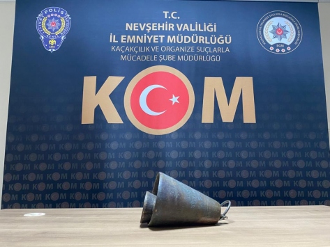 Nevşehirde tarihi eser niteliğindeki çanı internetten satmaya çalışan zanlı yakalandı
