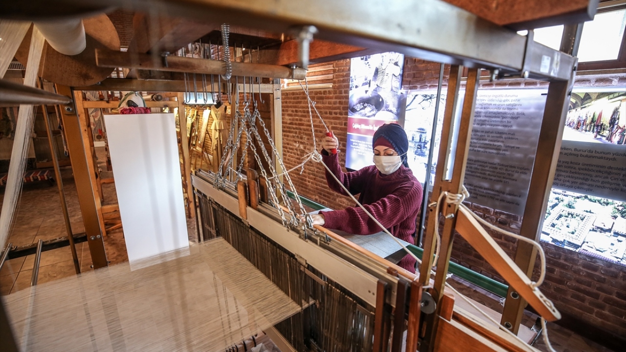 Merkezin üretim sorumlusu Mehmet Ünal, merkezin faaliyetine ara vermeden devam ettiğini söyledi.