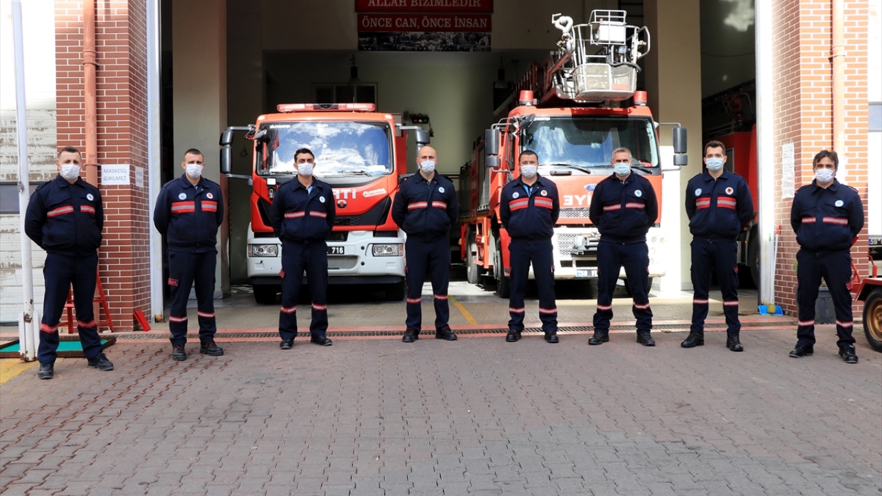 İtfaiyede görevli Erdinç Coşkun, Ahmet Alp, Emre Karabulut, Mehmet Aydemir, Ahmet Çöl, Can Özer, Yüksel Korkmaz, Uğur Güven, Burak Kösen ve İlyas Turgut`tan bazıları deprem anında vardiyada, bazıları istirahatliydi.