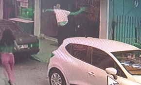 Hırsıza tekmeli müdahale