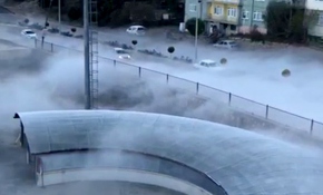 Oksijen bulutu bir anda hastanenin bahçesini sardı