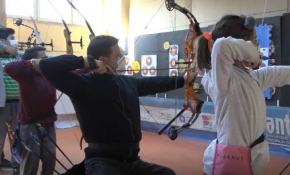 Hayata ok ve yayla tutunuyor