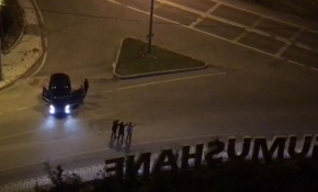 Kısıtlama dinlemediler, yolda halay çektiler