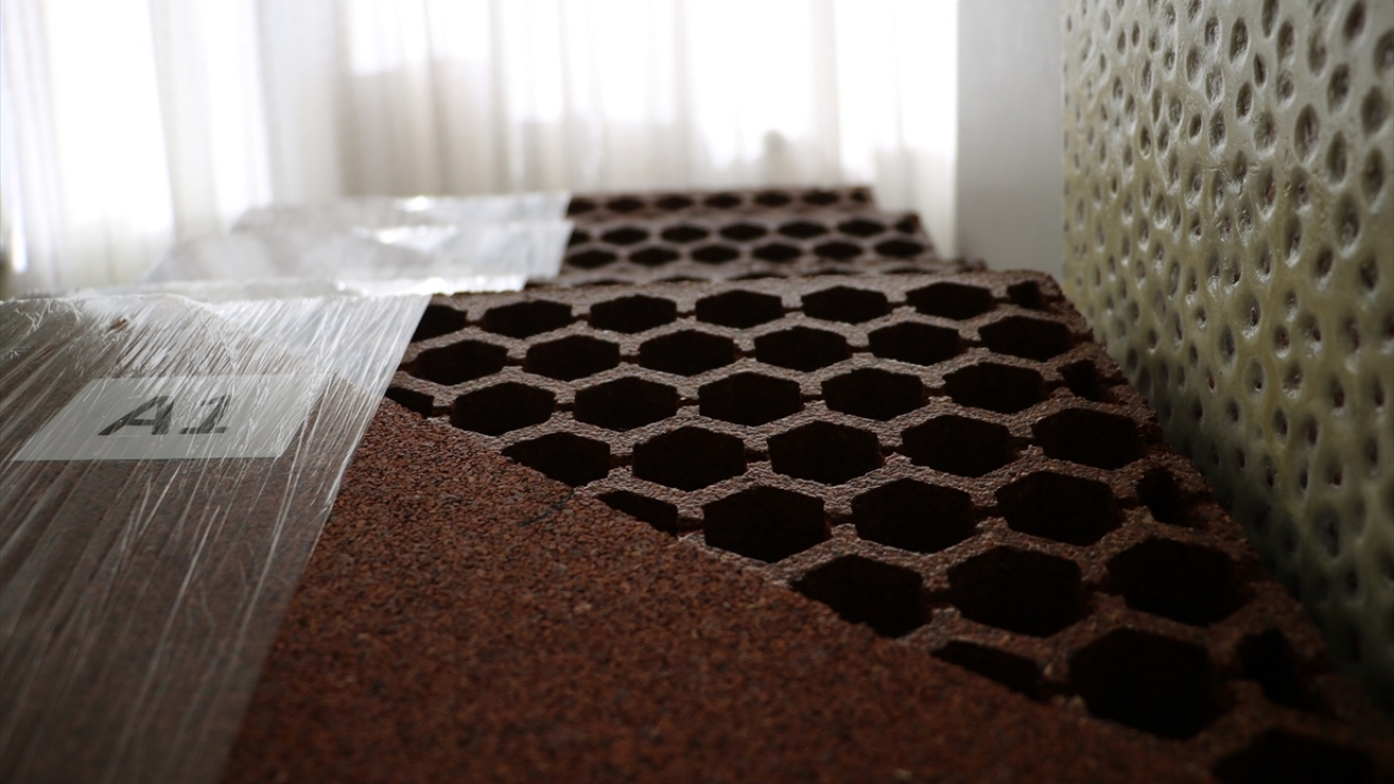 Efe, malzemenin test çalışmalarında, gerek ısı iletim katsayısı gerekse yanmaya karşı direnç bakımından oldukça iyi sonuçlar elde ettiklerini vurguladı.