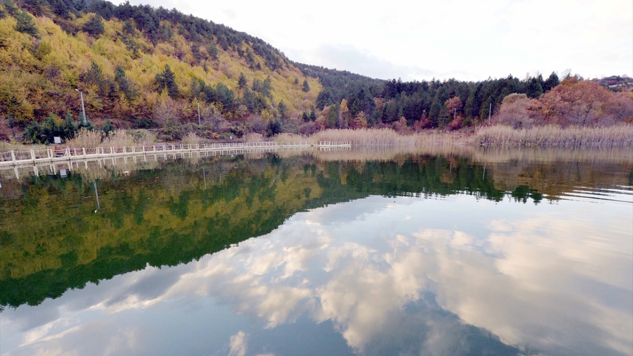 Kentin her mevsim, özellikle de sonbaharda fotoğraf tutkunları ve doğaseverlerin uğrak yeri haline geldiğini anlatan Gürel, şöyle konuştu: