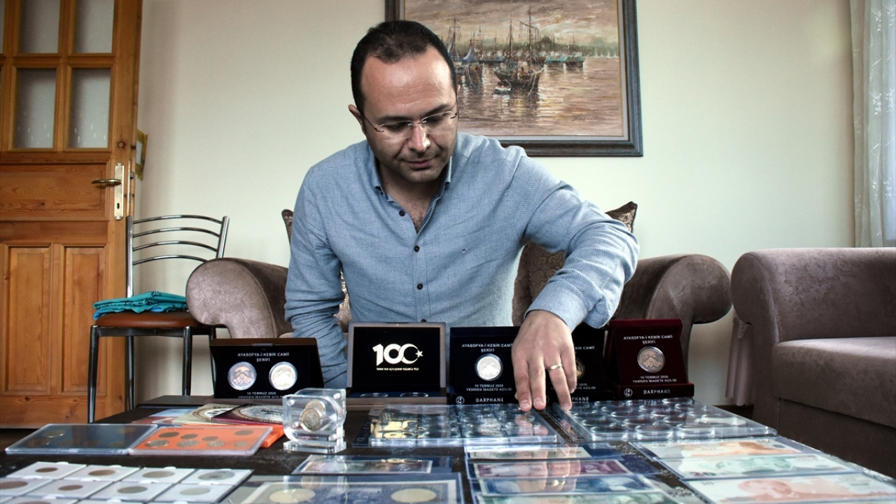 Uzun yıllar amatör olarak koleksiyonerlik yaptığını belirten Arık, şunları kaydetti: