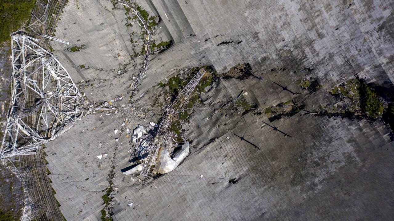 Ancak Çin`de 500 metre çapındaki FAST teleskobunun açılmasıyla bu unvanını kaybetti.