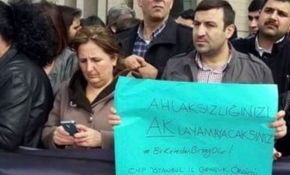 Cinsel saldırıyla suçlanan CHP'li İlçe Başkan Yardımcısı 'Kadına Şiddete Hayır' eylemine katılmış