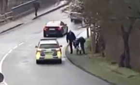 Almanya'da polisten yaşlı kadına şiddet