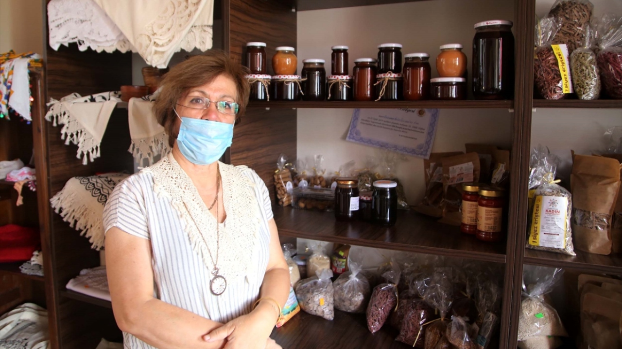 Siyez buğdayının çok sağlıklı olduğunu vurgulayan Tüfekci, "Siyez genetiği değiştirilmemiş bir ürün. İçinde glüten oldukça az. Glüteninin az olması nedeniyle şeker hastaları için daha çok tavsiye ediliyor." diye konuştu. 